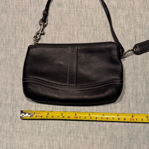 Coach Black Vintage Leather Wristlet with Tag - Picture 4 of 8